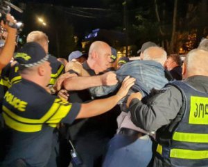 В Тбілісі пройшла акція на підтримку ЛГБТ-спільноти: сталися сутички