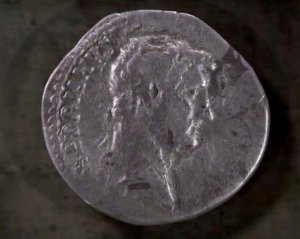 На місці будівництва дороги знайшли срібні римські монети