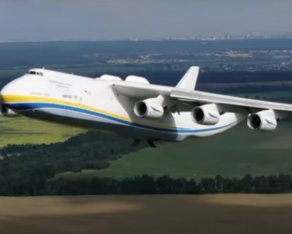 Дрон зняв, як здіймається в небо легендарна українська "Мрія": неймовірні кадри