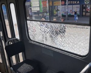 У Харкові невідомі влаштували стрілянину по трамваю з пасажирами