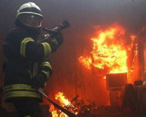 На Киевщине горела многоэтажка: есть погибшие и пострадавшие