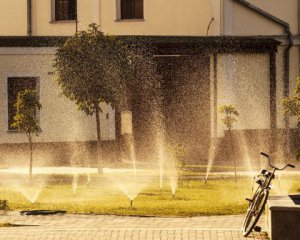 В Україну повертається пекельна спека: де чекати +35°С