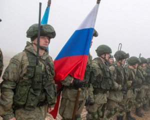 Российских военных заставят учить статью Путина об Украине