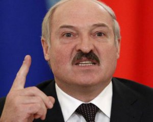 Режим Лукашенка продовжує репресії: масштабні обшуки у журналістів