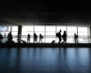 Стало відомо, чому в аеропорту Львова евакуюють людей