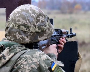 На Донбасі військовий підірвався на міні