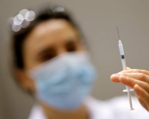 Сколько прививок от коронавируса сделали в Украине