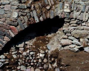 Археологи решили закопать тоннель древней цивилизации