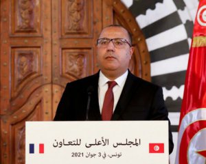 Прем'єра побили перед тим, як відправити у відставку