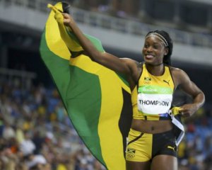 Спринтерка из Ямайки обновила олимпийский рекорд на стометровке