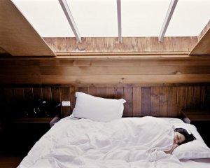 Здоровий сон залежить від кольору білизни й стін у спальні