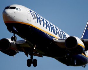 Улетел с багажом: самолет оставил в аэропорту 30 пассажиров