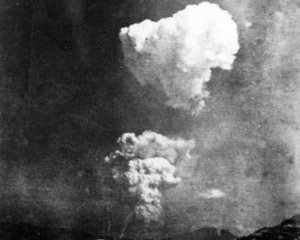 Использования атомной бомбы в Хиросиме должно было повлиять на Сталина