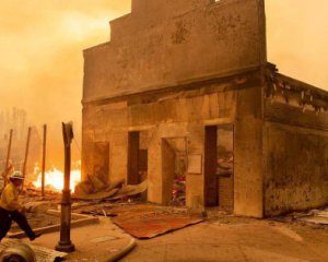 У США масштабна пожежа знищила ціле місто