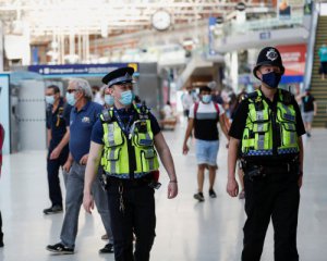 В Лондоне мужчина с ножом напал на людей: есть раненые