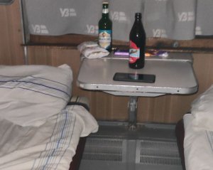 "Вы голенькими спите?" - п'яний пасажир чіплявся до сусідок по купе