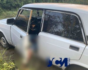 У "Жигулях" посеред дороги знайшли труп чоловіка