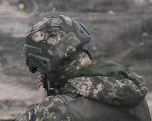 Враг ранил трех украинских военных