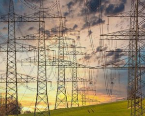 Кабмин частично снизит тарифы на электроэнергию