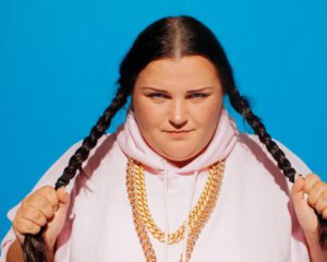 Дрифт на Софійській площі: реперку Alyona Alyona викликали на допит до поліції