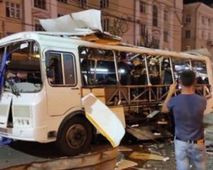 У пасажирському автобусі прогримів вибух: багато постраждалих