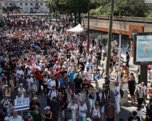 Во Франции прошли очередные протесты против санитарных пропусков