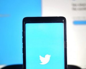 Twitter приостановил верификацию профилей