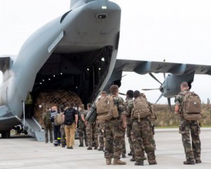За 153 украинцами в Афганистан вылетит эвакуационный рейс