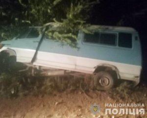 Пассажиров бросил умирать: пьяный водитель создал трагедию на дороге