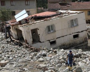 Около 60 человек погибли от паводков на черноморском побережье