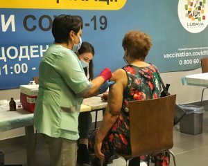В Киеве открыли запись на вторую прививку вакциной Moderna