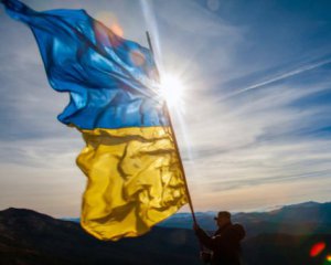 Сегодня в Украине отмечают День государственного флага