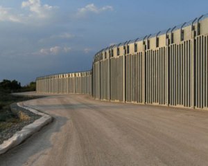 Греция построила 40-километровый забор на границе
