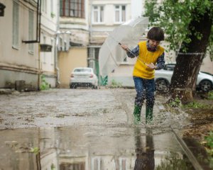 Часть Украины накроют сильные дожди с градом: список областей