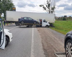 Масштабна ДТП біля Львова: загинула дитина, троє госпіталізованих