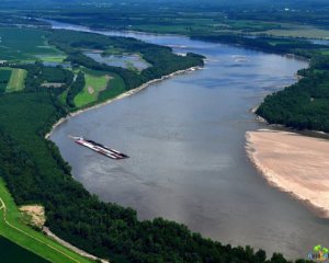 Через ураган Іда ріка Міссісіпі змінила своє направлення