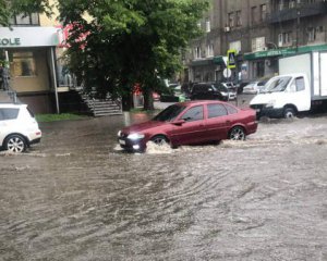 Місто затопило за лічені хвилини: на Харків обрушилася потужна злива