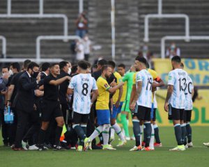Чиновники от здравохранения сорвали матч Бразилии и Аргентины
