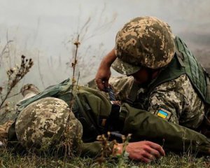 Окупанти поранили українського військового