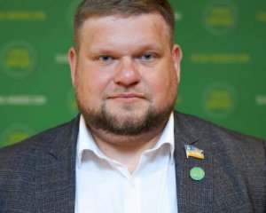 У партії Зеленського не бачать корупції в тому, що мати нардепа накупляла нерухомості майже на 15 млн грн
