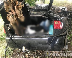 Смертельное ДТП в Киевской области: от сильного удара пассажирка оказалась в багажнике