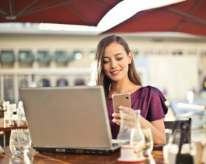 Вчені виявили два фактори, які впливають на рівень щастя людини