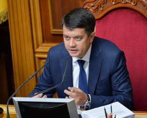 50-100 тыс. за голос: Разумков просит органы проверить информацию о подкупе нардепов