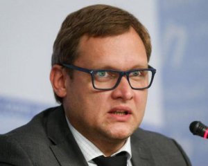 Эксперты предрекают скорую отставку замглаве ОПУ Смирнову