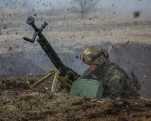 Боевики на Донбассе гатят из запрещенных минометов