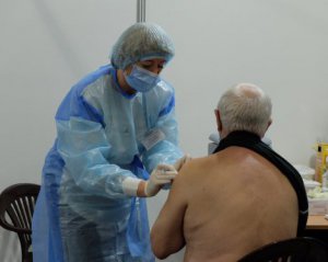 МОЗ опублікувало перелік обов&#039;язкових до вакцинації професій