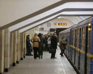 На кілька станцій київського метро можуть не пускати пасажирів