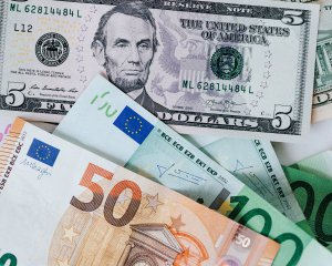 В последний день месяца евро подешевел