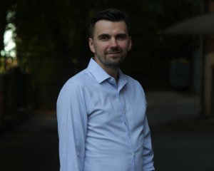 "Чимало лікарень в Україні не можуть надати допомогу. Це лише будівлі з вивісками" - експерт