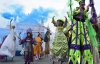 Клоуны, файеры и артисты на ходулях: во Львове прошел карнавал